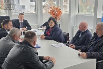 Šahmanović i Nišić sa predstavnicima bivših radnika Rudnika boksita: Zajedničkim naporima do rješavanja problema Šahmanović i Nišić sa predstavnicima bivših radnika Rudnika boksita: Zajedničkim naporima do rješavanja problema