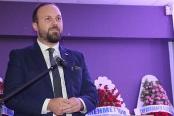 Šahman sa iseljenicima iz Crne Gore u Turskoj: Velika je važnost naše dijaspore u izgrađivanju prijateljskih odnosa između dvije zemlje Šahman sa iseljenicima iz Crne Gore u Turskoj: Velika je važnost naše dijaspore u izgrađivanju prijateljskih odnosa između dvije zemlje