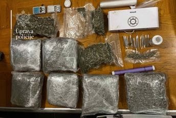 Policija pretresla stan i vozilo Podgoričana: Pronašli kokain, marihuanu, vagu za precizno mjerenje... Policija pretresla stan i vozilo Podgoričana: Pronašli kokain, marihuanu, vagu za precizno mjerenje...