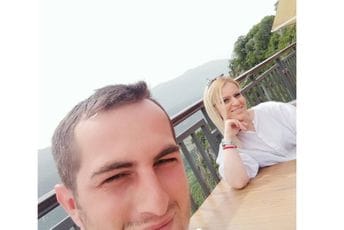 "Ljudi smo, treba da živimo jedni za druge, ne jedni pored drugih. Nije sve u novcu": Taksista iz Mojkovca koji vozi putevima humanosti "Ljudi smo, treba da živimo jedni za druge, ne jedni pored drugih. Nije sve u novcu": Taksista iz Mojkovca koji vozi putevima humanosti