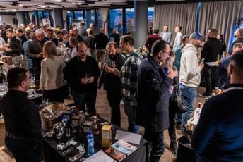 (FOTO) Veliko interesovanje za Rakija fest: Simbol regiona, šljiva u Crnoj Gori najtraženija (FOTO) Veliko interesovanje za Rakija fest: Simbol regiona, šljiva u Crnoj Gori najtraženija