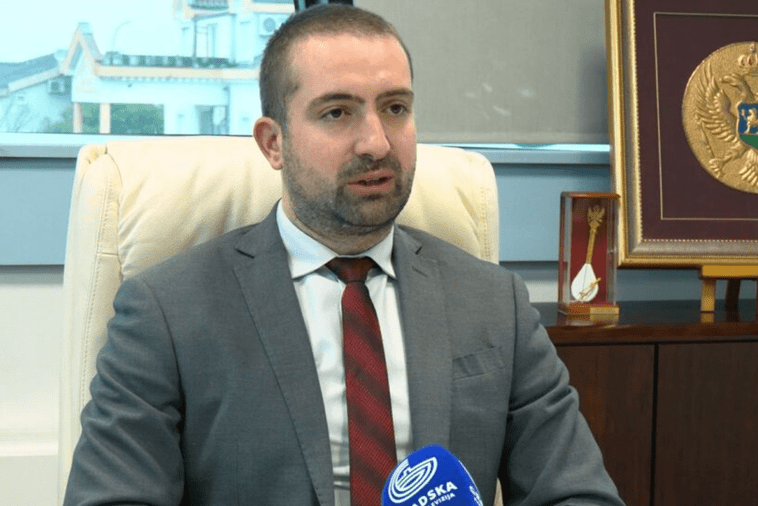 Nišavić o projektu kolektora i intervenciji policije u Botunu: Komunalna policija, kojom rukovodi kadar DNP-a, zatražila asistenciju Uprave policije Nišavić o projektu kolektora i intervenciji policije u Botunu: Komunalna policija, kojom rukovodi kadar DNP-a, zatražila asistenciju Uprave policije