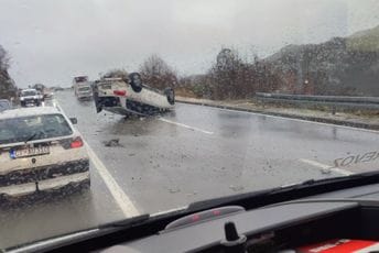 (VIDEO) Jankovića krš: Prevrnulo se vozilo, Budvanin povrijeđen