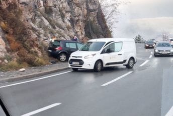 Za 24 sata 14 saobraćajnih nezgoda, pet osoba lakše povrijeđeno