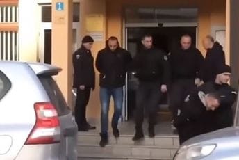 Apelacioni sud potvrdio pritvor crnogorskim vojnicima zbog natpisa "Kosovo je Srbija" Apelacioni sud potvrdio pritvor crnogorskim vojnicima zbog natpisa "Kosovo je Srbija"