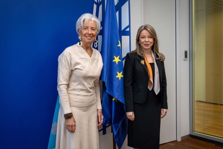 Radović sa predsjednicom ECB Lagard: Crna Gora posvećena usklađivanju sa standardima EU Radović sa predsjednicom ECB Lagard: Crna Gora posvećena usklađivanju sa standardima EU