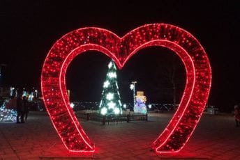 (FOTO) Šavnik ukrašen dočekuje Novu godinu