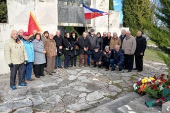 Radović: Životi palih rodoljuba u Farmacima da budu uzor mladim generacijama