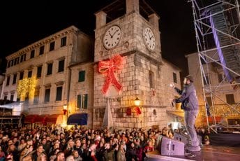Pogledajte u kakvoj je atmosferi Nova godina dočekana u Kotoru Pogledajte u kakvoj je atmosferi Nova godina dočekana u Kotoru