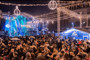 (FOTO) Podgorica: Evo kakva je bila atmosfera na dočeku Nove godine na Trgu nezavisnosti (FOTO) Podgorica: Evo kakva je bila atmosfera na dočeku Nove godine na Trgu nezavisnosti