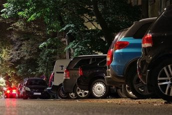 Letonija poklonila Ukrajini više od 600 zaplijenjenih automobila Letonija poklonila Ukrajini više od 600 zaplijenjenih automobila