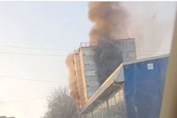 (VIDEO) Požar u Čačku: Plamen buknuo u višespratnici, više osoba evakuisano Ilustracija