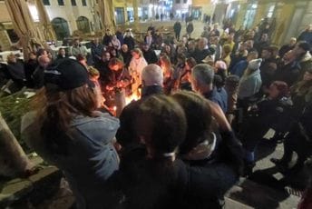 Širom Crne Gore: Građani odaju poštu žrtvama masakra na Cetinju (FOTO)