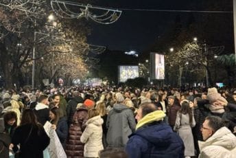 Protest ispred MUP-a: "Ruke su vam krvave"