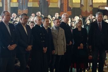 Mujović i Borovinić-Bojović prisustvovali liturgiji u hramu Crkve Srbije