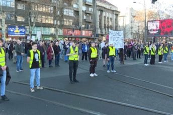 Srbija: Studenti zastali u 11.52 i najavili sjutrašnju blokadu Mostarske petlje