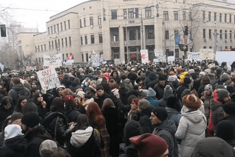 (VIDEO) Studenti u Beogradu na pokušaj gaženja koleginice odgovorili masovnim protestom