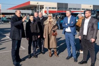 Mujović obišao Puteve: Neophodno smanjenje broja automobila na ulicama Podgorice