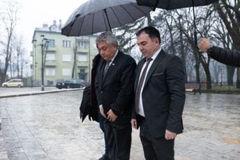 Đurašković i Dimitrov zapalili svijeće i odali počast stradalim građanima u tragediji koja se dogodila 1. januara