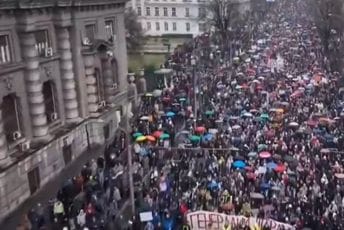 (VIDEO) Objavljeni snimci iz vazduha: Kilometarske kolone na protestima u Srbiji