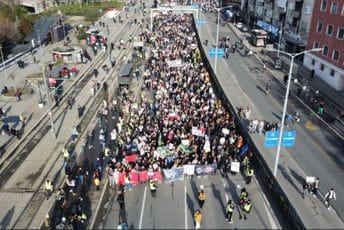 Pogledajte kako iz vazduha izgleda studentska blokada auto-puta u Beogradu