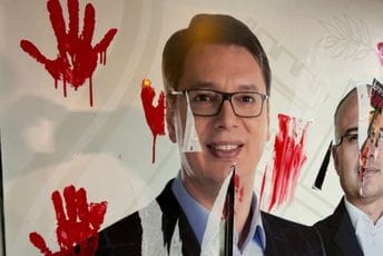 Infantilni demon "krvavih ruku" Infantilni demon "krvavih ruku"