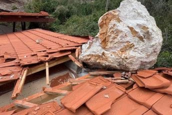 Budva: Obrušile se stijene, nastala šteta na plažnom baru