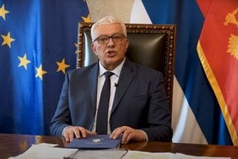 Mandić: U Crnoj Gori srpski ne može biti jezik drugog reda