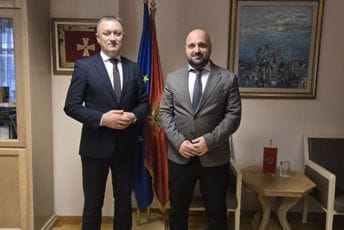 Gutić predao Božoviću Inicijativu za prepoznavanje krivičnog djela napada na stručne radnike koji pružaju usluge socijalne zaštite