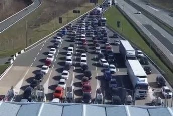 (VIDEO) Kilometarske kolone automobila na auto-putu: Čekaju ulazak u Novi Sad