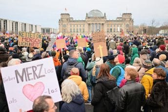 Berlin: Održane masovne demonstracije protiv ultradesničara