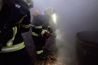 Buknuo požar u porodičnoj kući u mjestu Lončari: Stradala jedna osoba