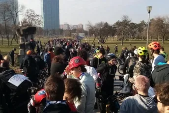 “Blokovi uz studente i prosvjetare”; Počeo protest u Srbiji, najavljeno okupljanje i u Ljubljani