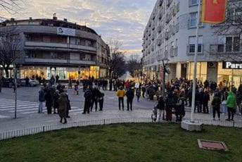 Počele blokade: Na Cetinju na Kruševom ždrijelu i u Nikšiću kod zgrade Opštine