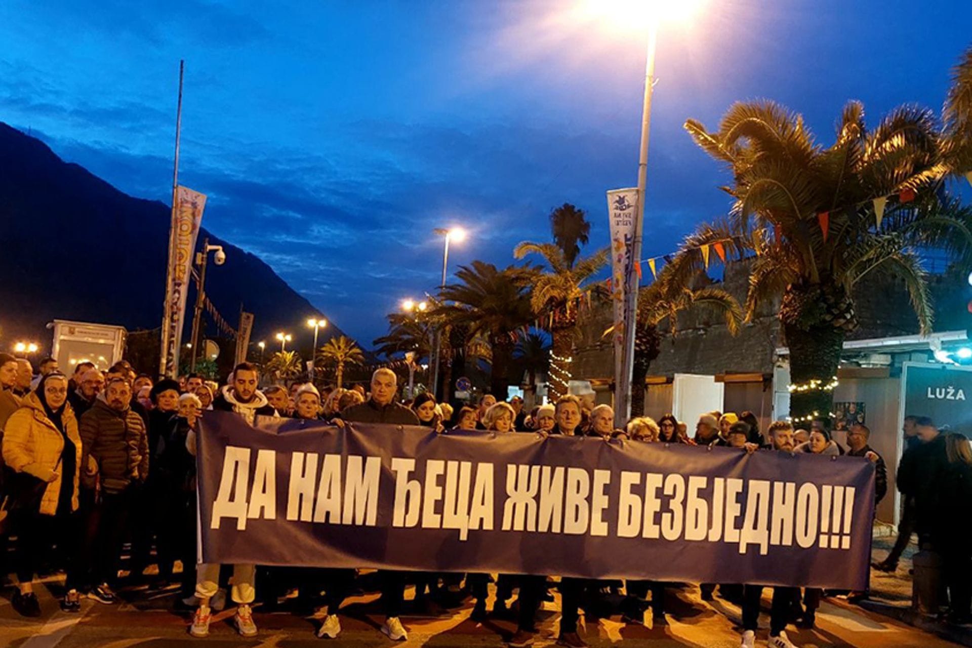 Fotografija 2: (FOTO/VIDEO) Održane blokade u Nikšiću i Kotoru, na Cetinju trajala dva sata