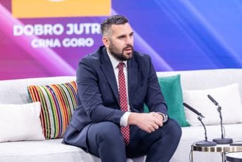 Lazović: Preusmjeravanjem dijela zaposlenih iz javnog u realni sektor podstiče se preduzetništvo i otvaranje novih radnih mesta