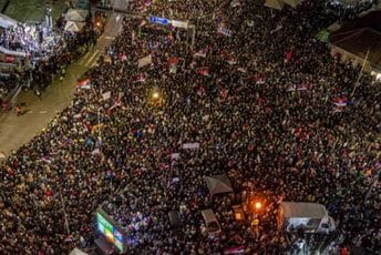 Pogledajte kako je u Kragujevcu: Protest ušao u jedanaesti sat (FOTO/VIDEO)