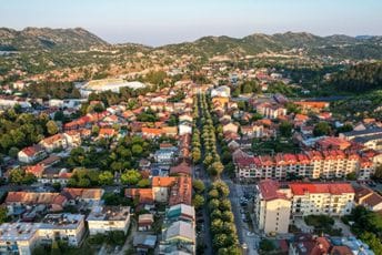 Cetinjanin lišen slobode: Prijavljen za nasilje u porodici, pretresom mu pronašli oružje i municiju