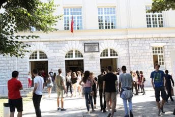 Više od 10.000 mjesta za srednjoškolce: Objavljen konkurs za upis u prvi razred za školsku 2026/27.