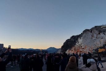 Protest na Cetinju u toku, građani blokirali saobraćaj (FOTO)