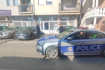 (VIDEO) Kosovo: Policija upala u prostorije Centra za socijalni rad u Sjevernoj Mitrovici, racije u Leposaviću i Zvečanu