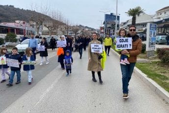 Ulcinj: Roditelji protestuju za bezbjedna igrališta