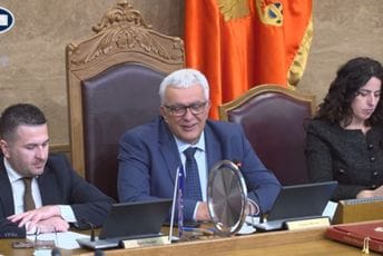 Poslanici danas o Mandićevoj smjeni