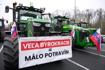 „Zaustavite žito iz Ukrajine“: Češki i slovački poljoprivrednici blokirali granični prelaz između te dvije zemlje