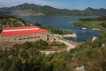 Grupa zapošljenih u Regionalnom vodovodu opet se obratila Spajiću i Ćulafiću: Zahtijevaju da se smijeni Radović i prihvati ostavka Lakušića Grupa zapošljenih u Regionalnom vodovodu opet se obratila Spajiću i Ćulafiću: Zahtijevaju da se smijeni Radović i prihvati ostavka Lakušića