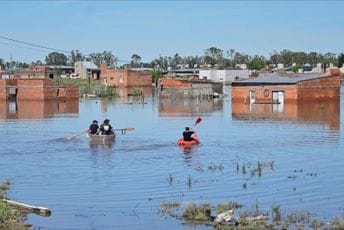 Najmanje 16 poginulih u poplavama u Argentini: Spasilački timovi i dalje tragaju za nestalima