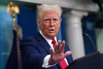 Tramp zabranio upis stranaca na Harvard: Hiljade se moraju odmah prebaciti ili napustiti Ameriku