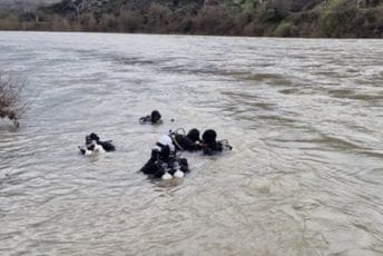 Ronioci i vatrogasci i danas tragaju za majkom i djetetom; Mijajlović: Vidljivost veoma loša