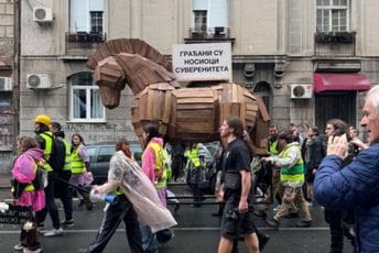 Studenti na protest donijeli trojanskog konja: Poslali poruku donosiocima odluka