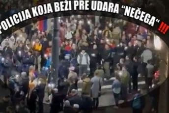 (VIDEO) Beograd: Snimljeno kako policajci bježe tik pred trenutak kada se vjeruje da je upotrijebljen zvučni top